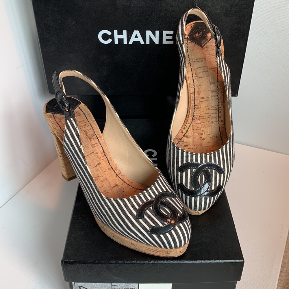 CHANEL 🖤 Black White Stripe Patent CC Logo Cork Canvas Slingback Platform Heel - Picture 2 of 16